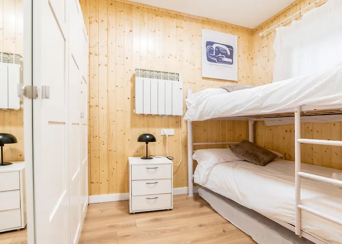 Slope - Free Parking Apartment